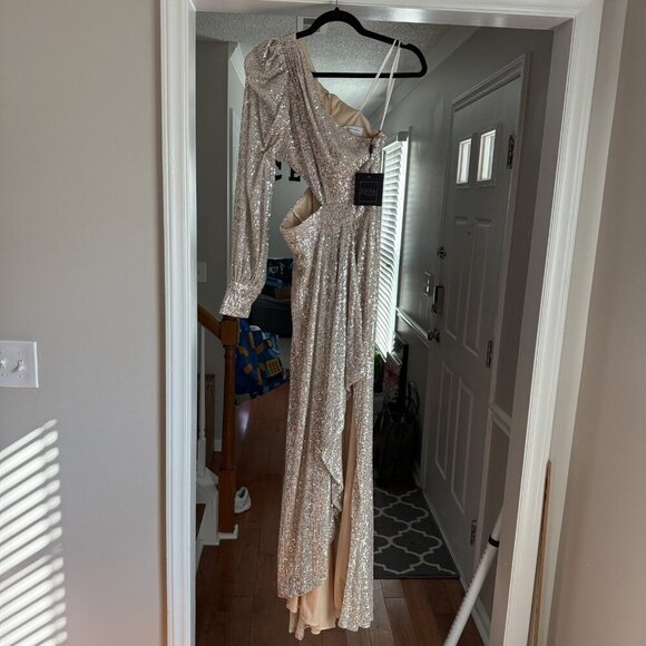 NWT Ieena for Mac Duggal Dress Silver One Shoulder Sequin Gown Slit Formal - Picture 8 of 13